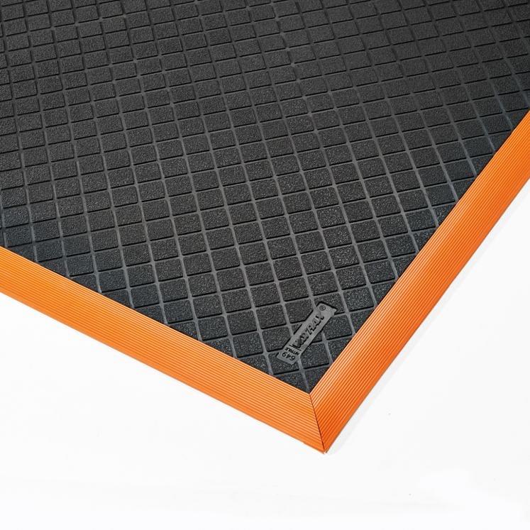Anti-fatigue mats in orange nitrile rubber JUSTRITE